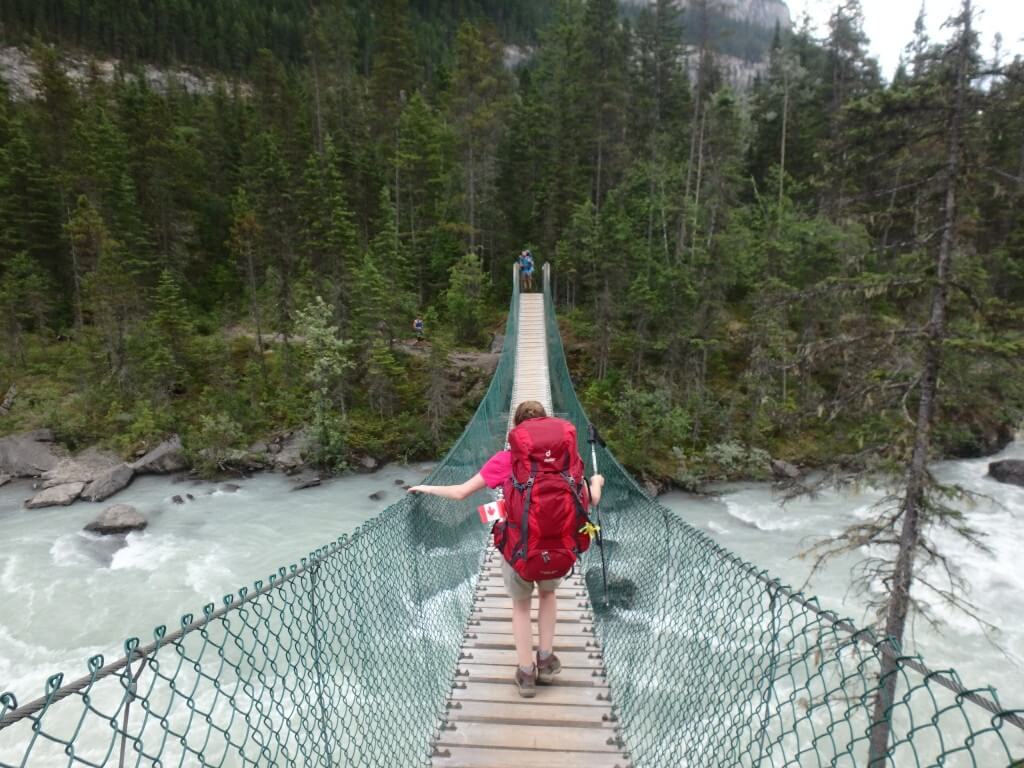 Priscilla sur la passerelle