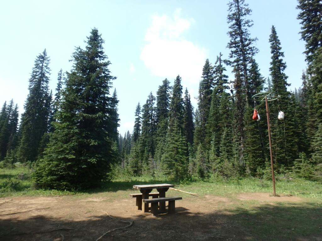 Passage dans un campground (nourriture inaccessible aux ours)
