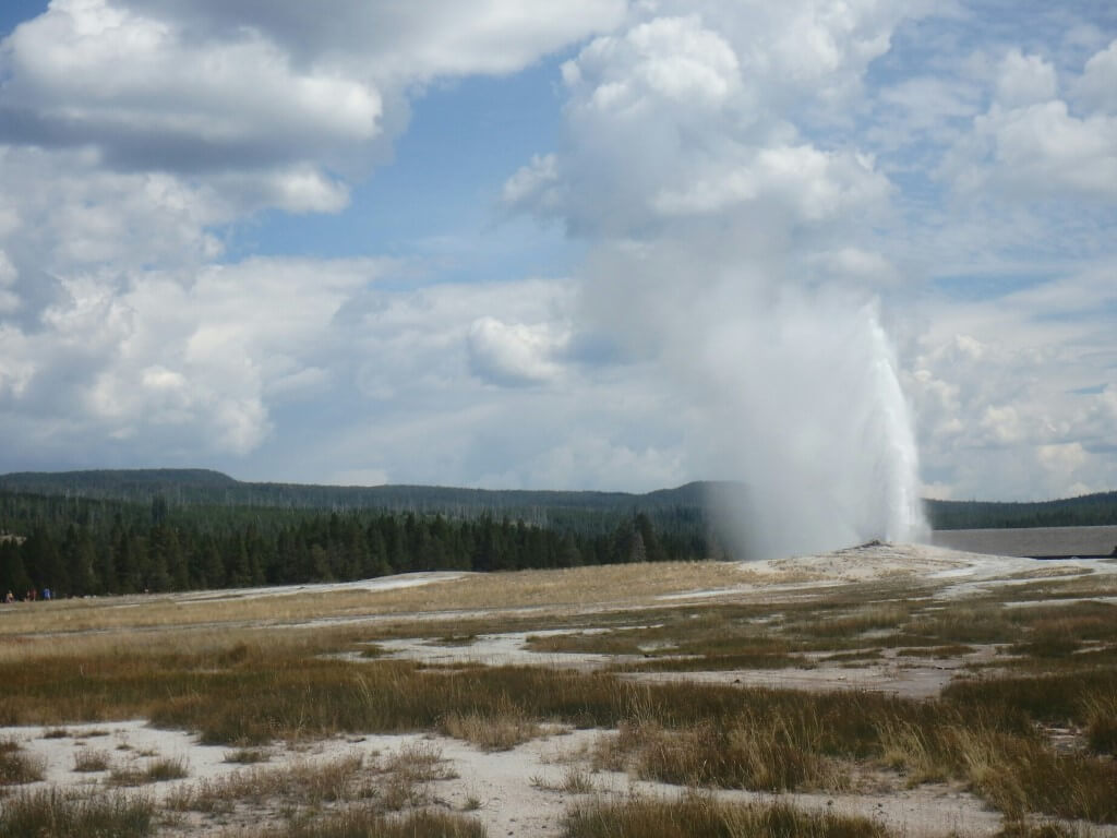 Old Faithfull Geyser d’un autre angle, 1h30 plus tard