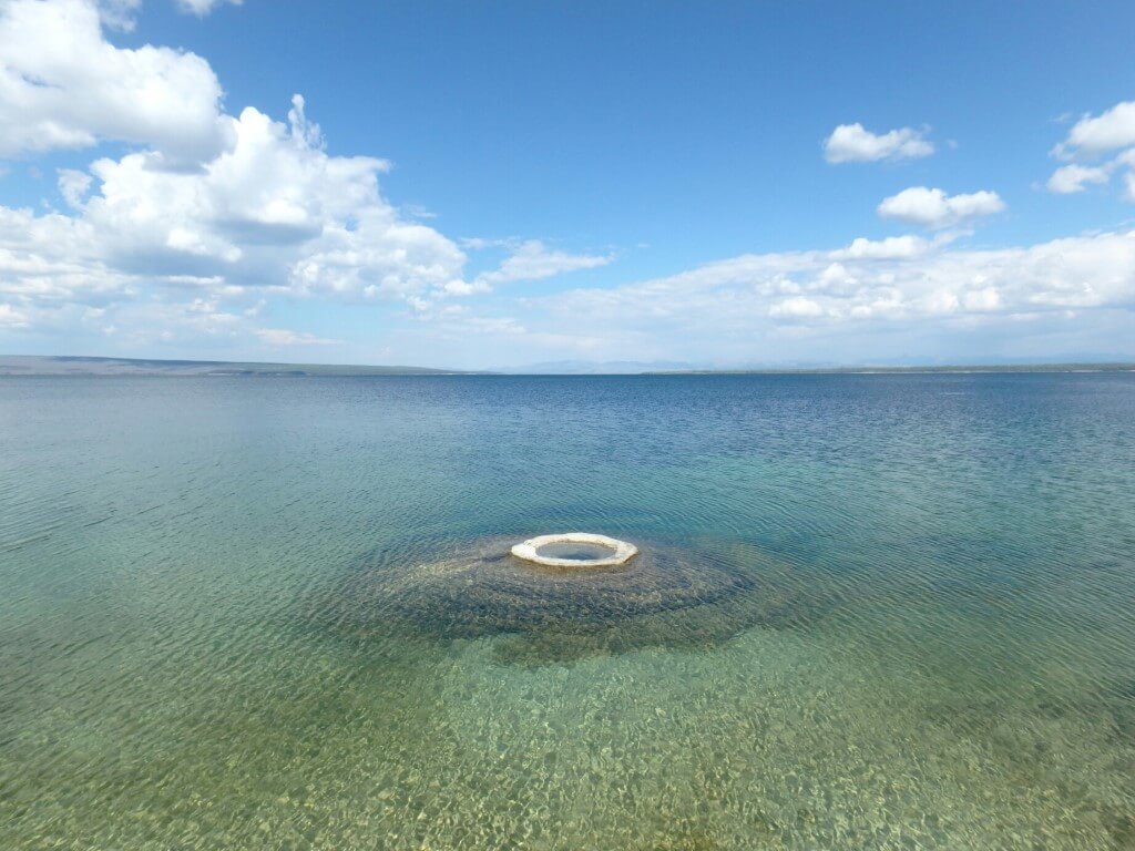 West Thumb, fish hole geyser