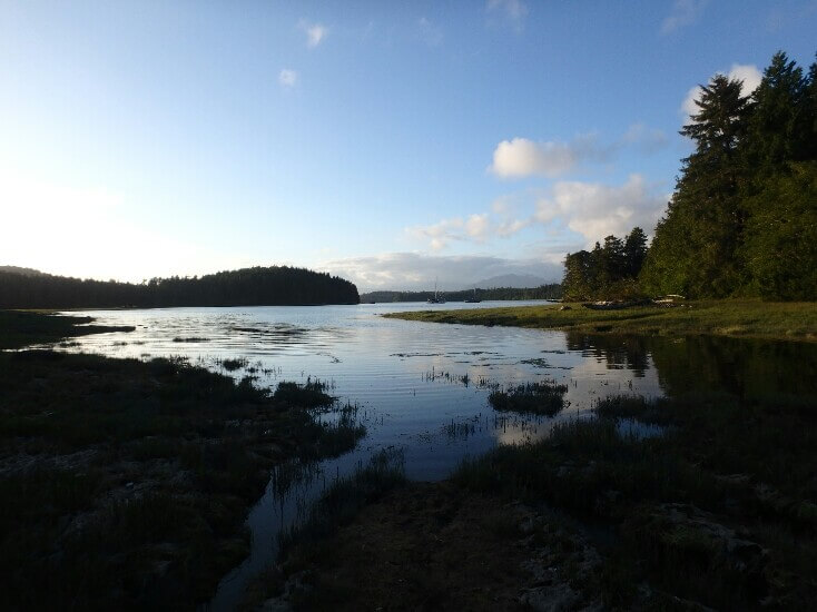 Vue depuis le jardin de l’auberge à Ucluelet