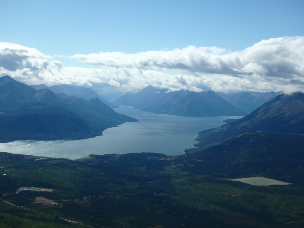 Vue de Benett Lake depuis Caribou Moutain