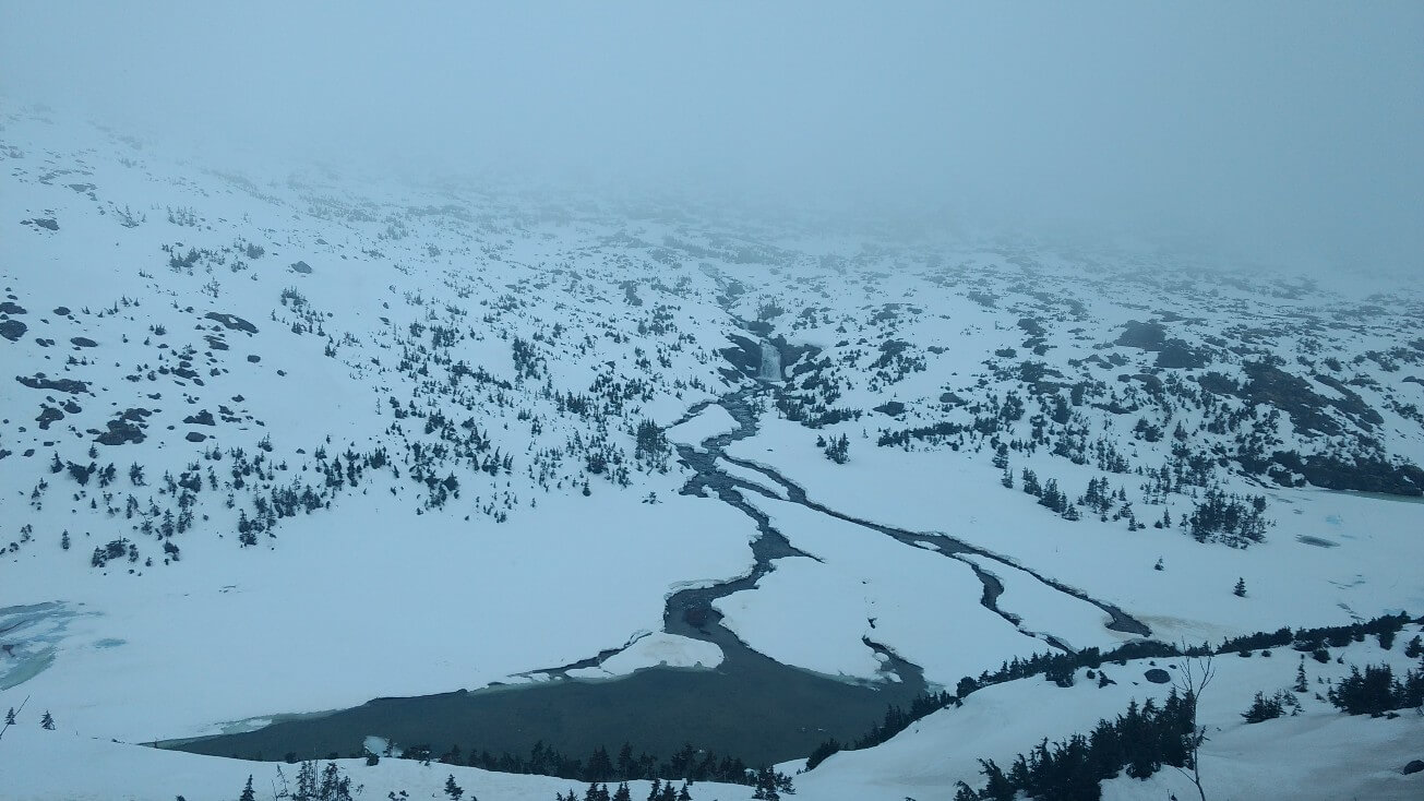 Chaîne de montagnes à l’entrée de l’Alaska
